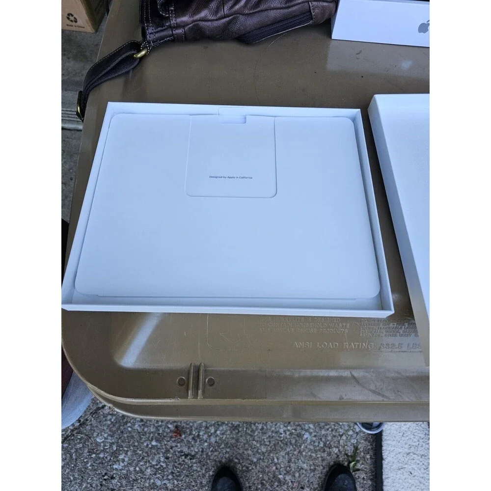 Apple clean excellent